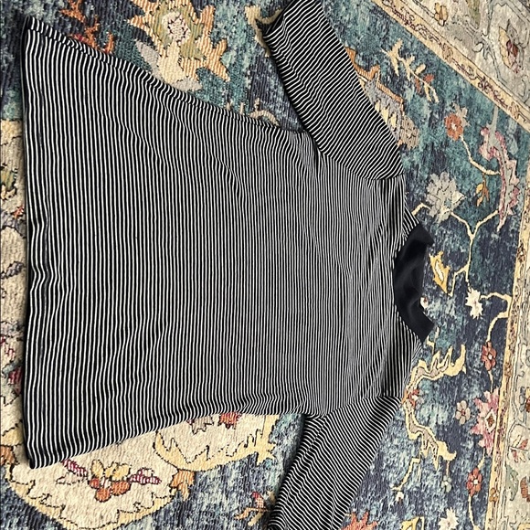 T.la - Picture 4 of 4